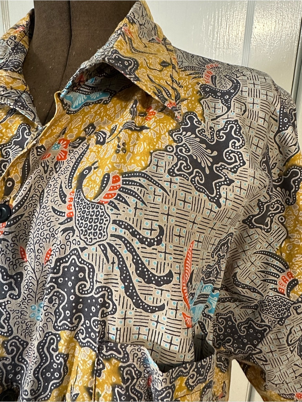 Vintage Multicolor Batik 40s 50s Short Sleeve Polo - Yellow, Gray, Blue Accents - Picture 3 of 10